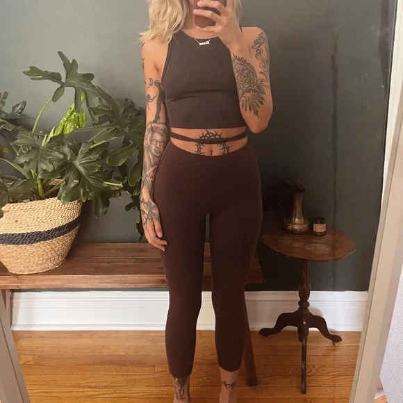 LULULEMON high rise crop burgundy yoga leggings - Picture 1 of 5